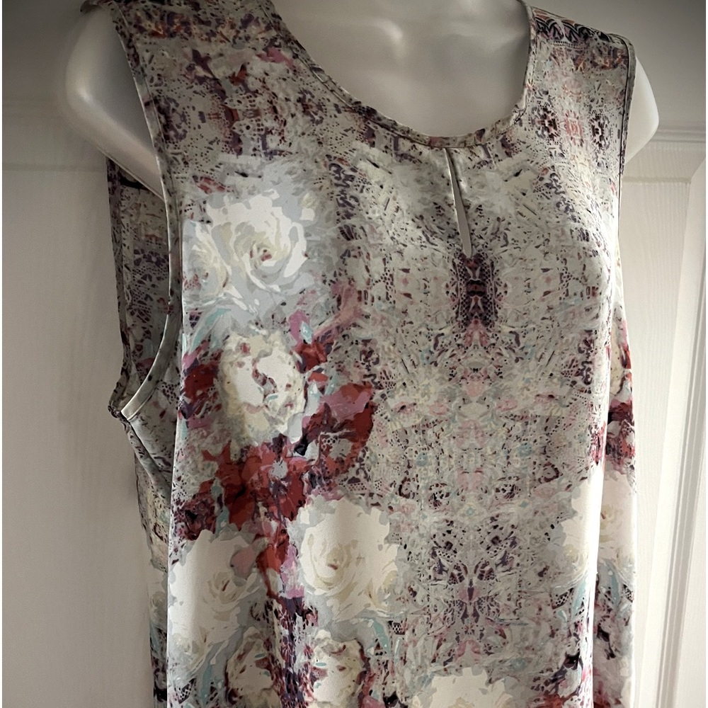 Sleeveless blouse